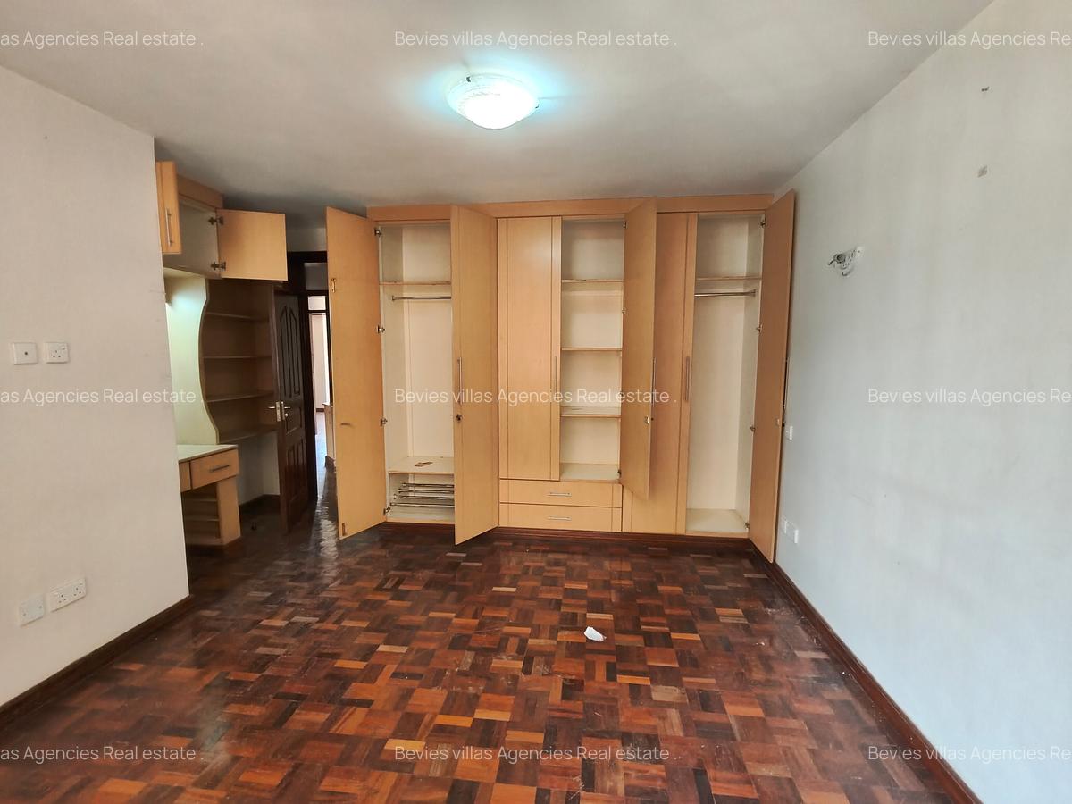 3 Bed Apartment with En Suite at Parklands - 10