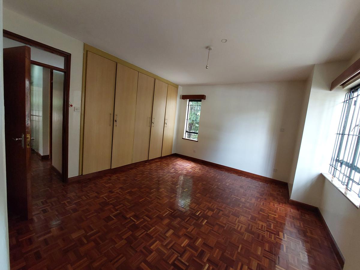 3 Bed Apartment with En Suite at Lavington - 13