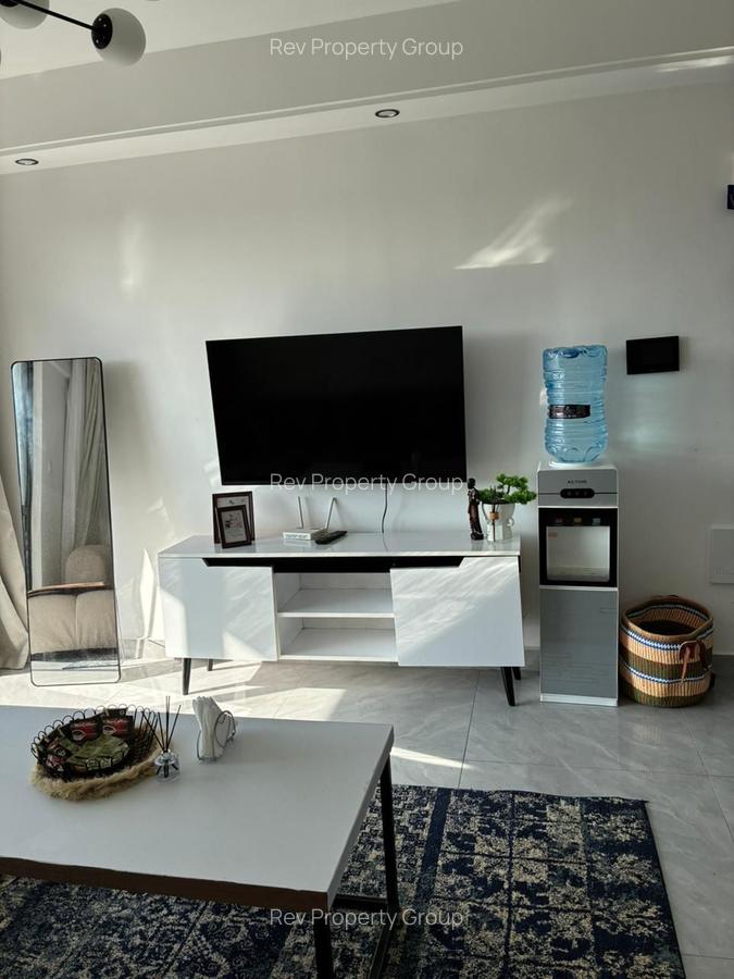 Serviced 1 Bed Apartment with En Suite in Westlands Area - 3