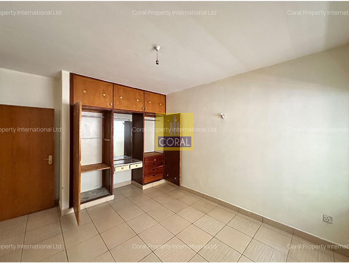 4 Bed Apartment in Parklands - 13