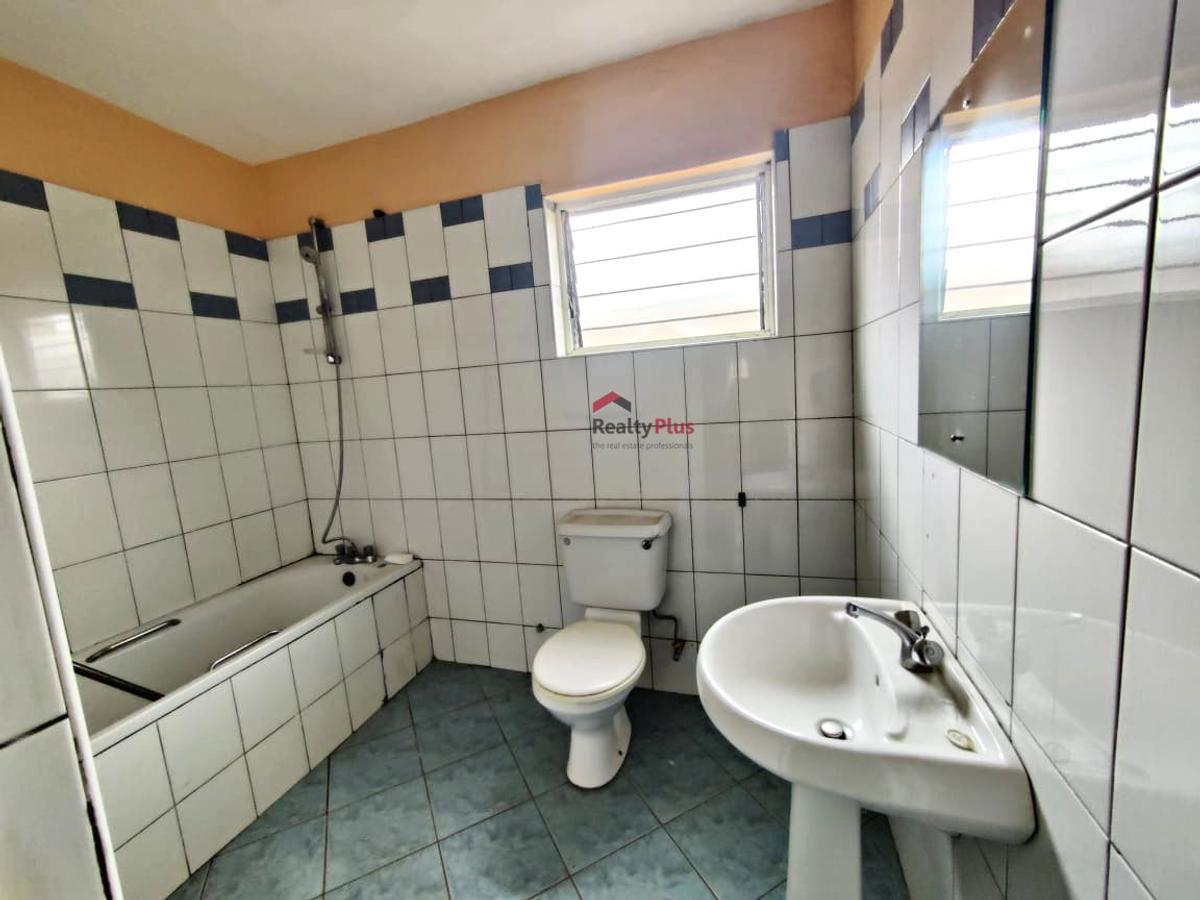 3 Bed Apartment with En Suite in Upper Hill - 7