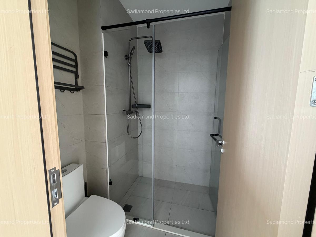 1 Bed Apartment with En Suite at Riverside - 5