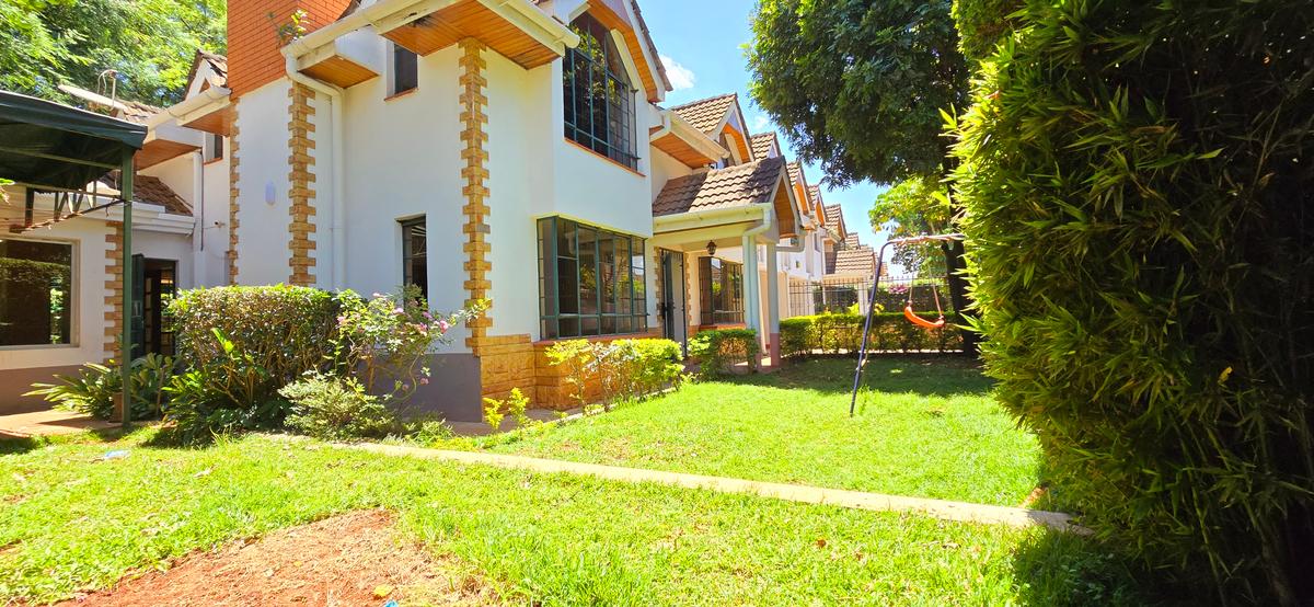 5 bed townhouse with en suite at convent drive