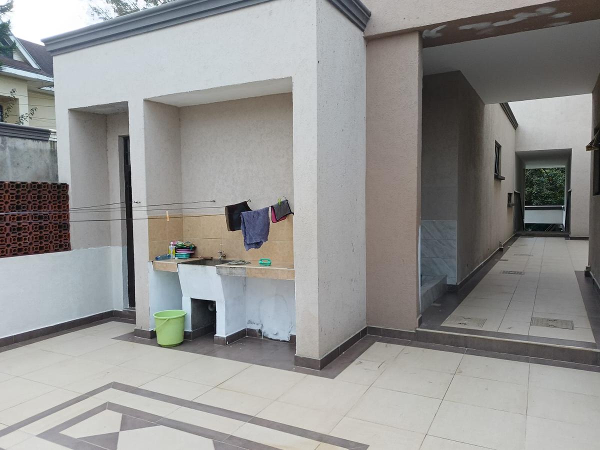 1 Bed Townhouse with En Suite at Runda - 8