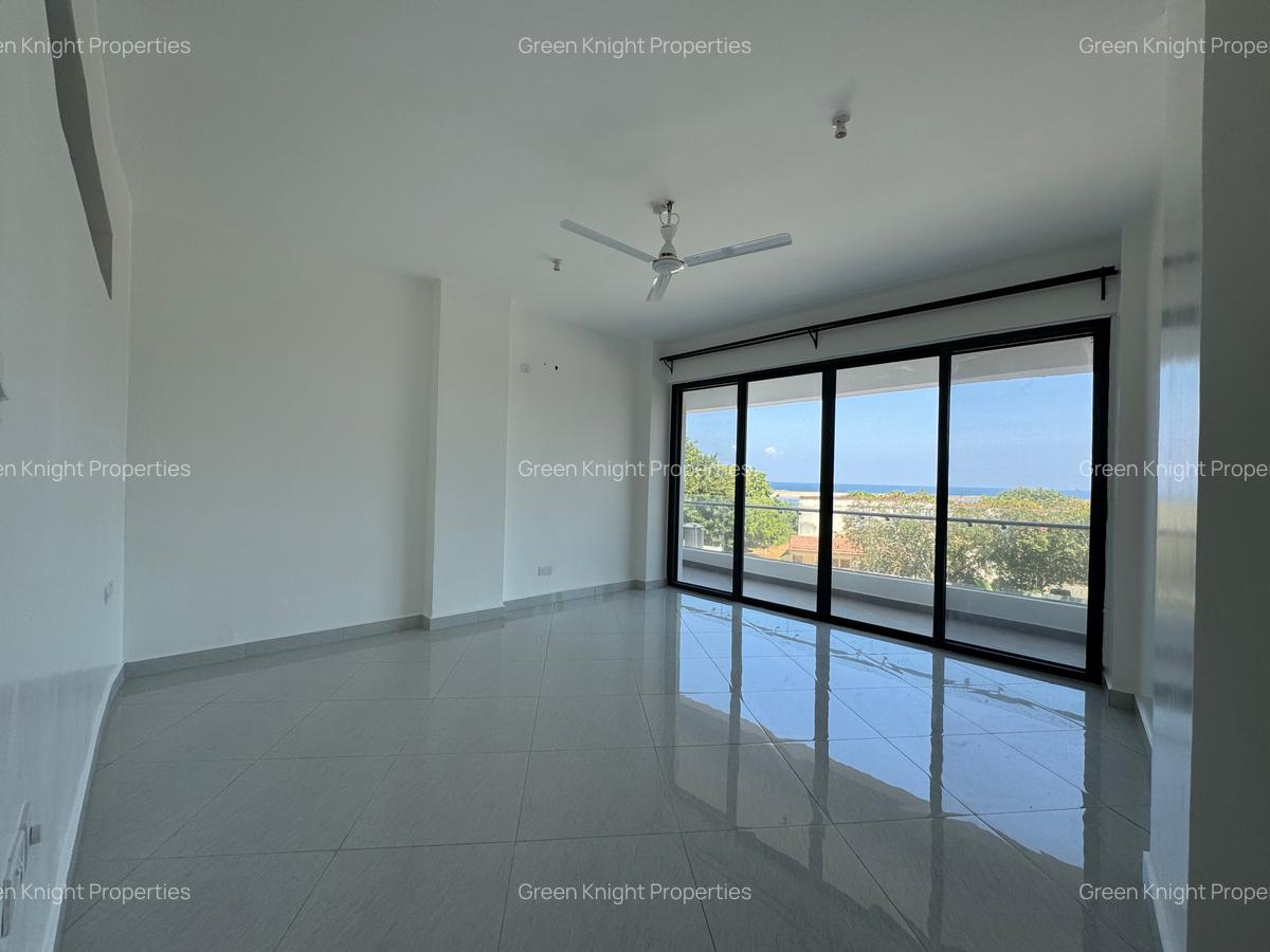Serviced 4 Bed Apartment with En Suite in Nyali Area - 1