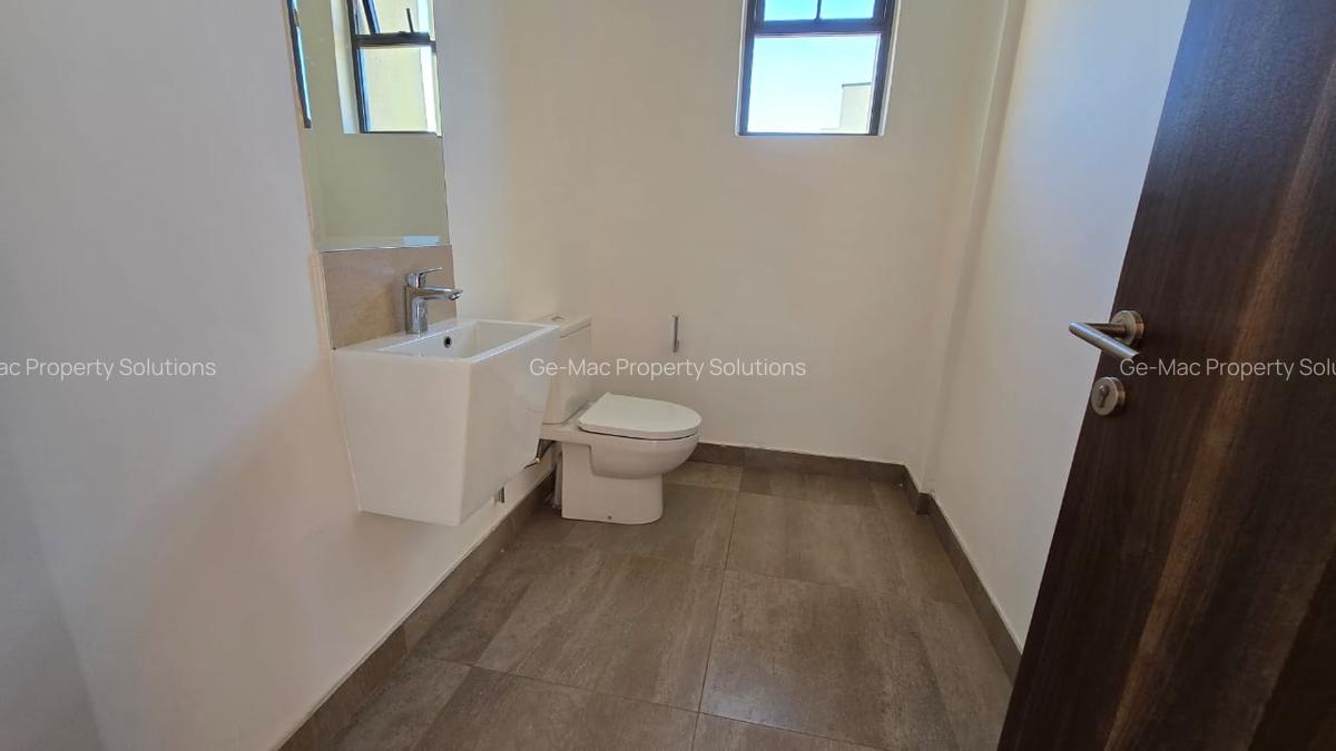 4 Bed Apartment with En Suite in Rosslyn - 15