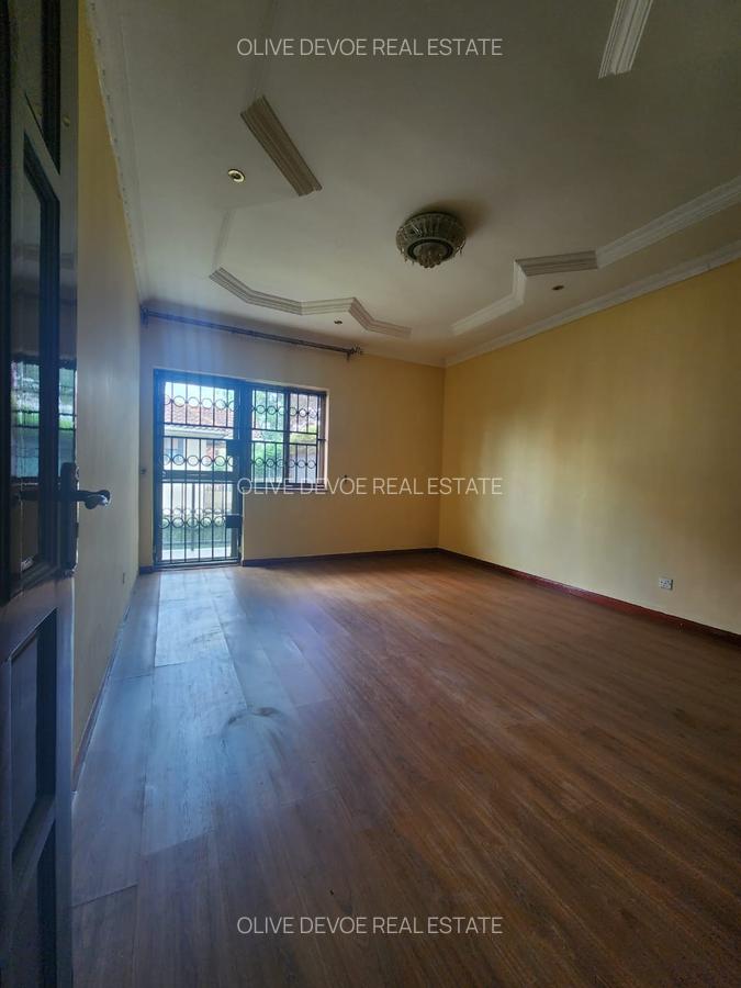 4 Bed Townhouse with En Suite in Lavington - 13