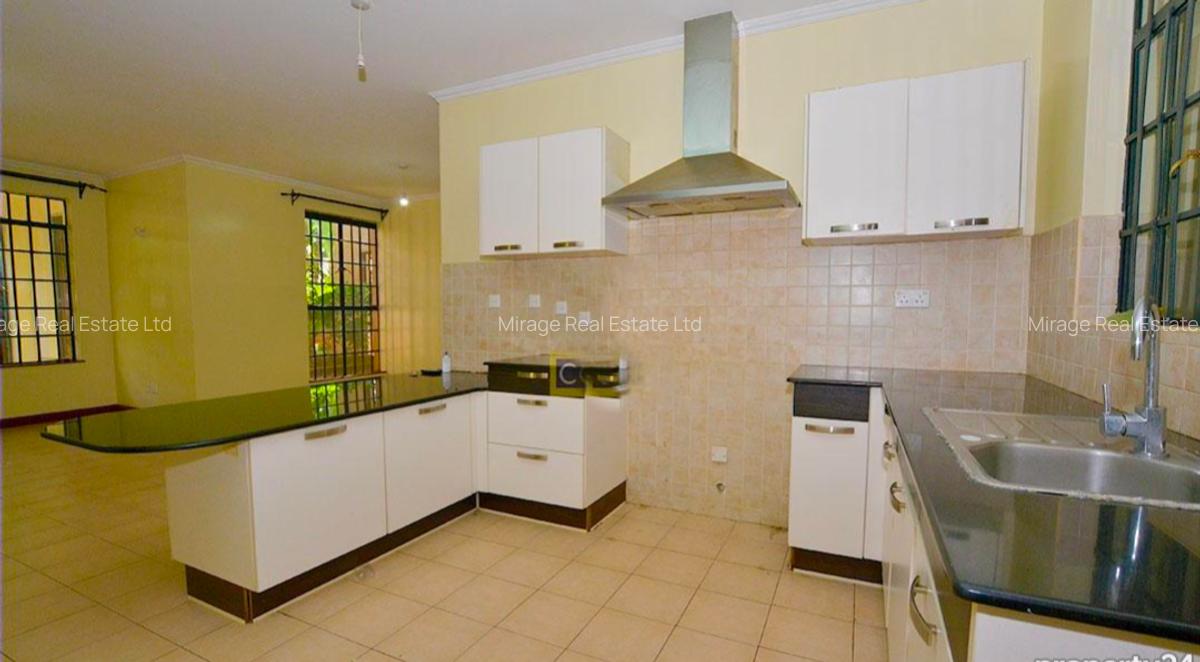 2 Bed Apartment with En Suite in Brookside - 5