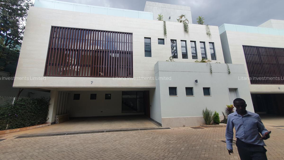 5 Bed Townhouse with En Suite in Lavington - 2