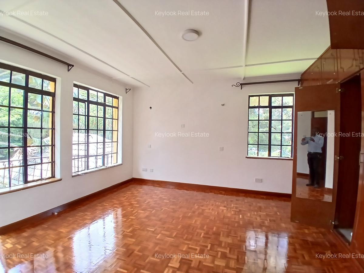 4 Bed Townhouse with En Suite at Lavington Green - 7