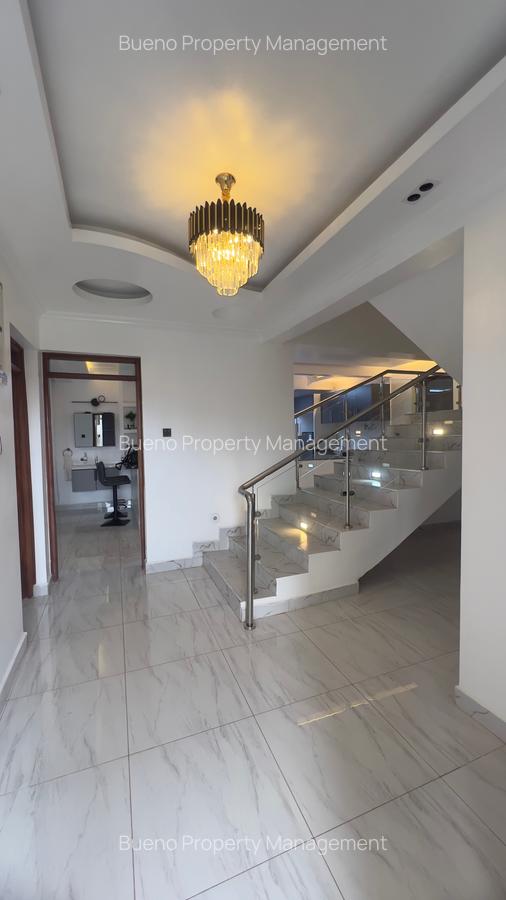 5 Bed House with En Suite at Croton Ridge - 7