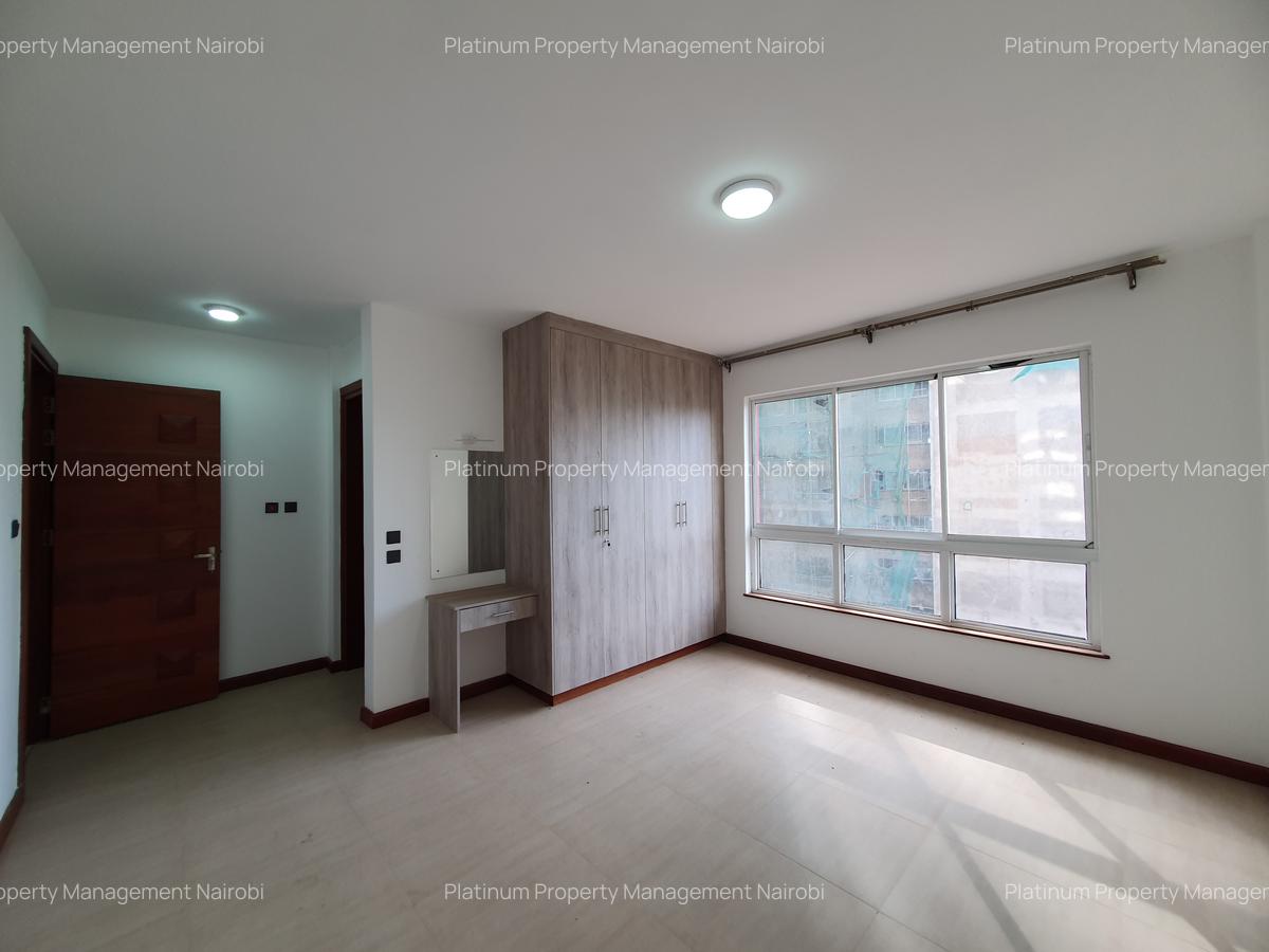 4 Bed Apartment with En Suite in General Mathenge - 15