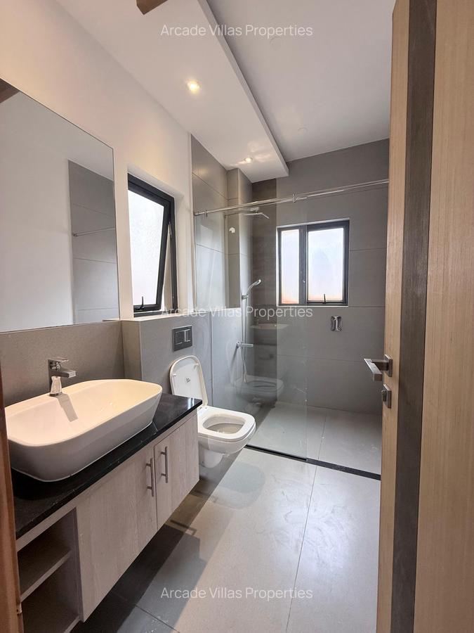 3 Bed Apartment with En Suite in Kileleshwa - 14