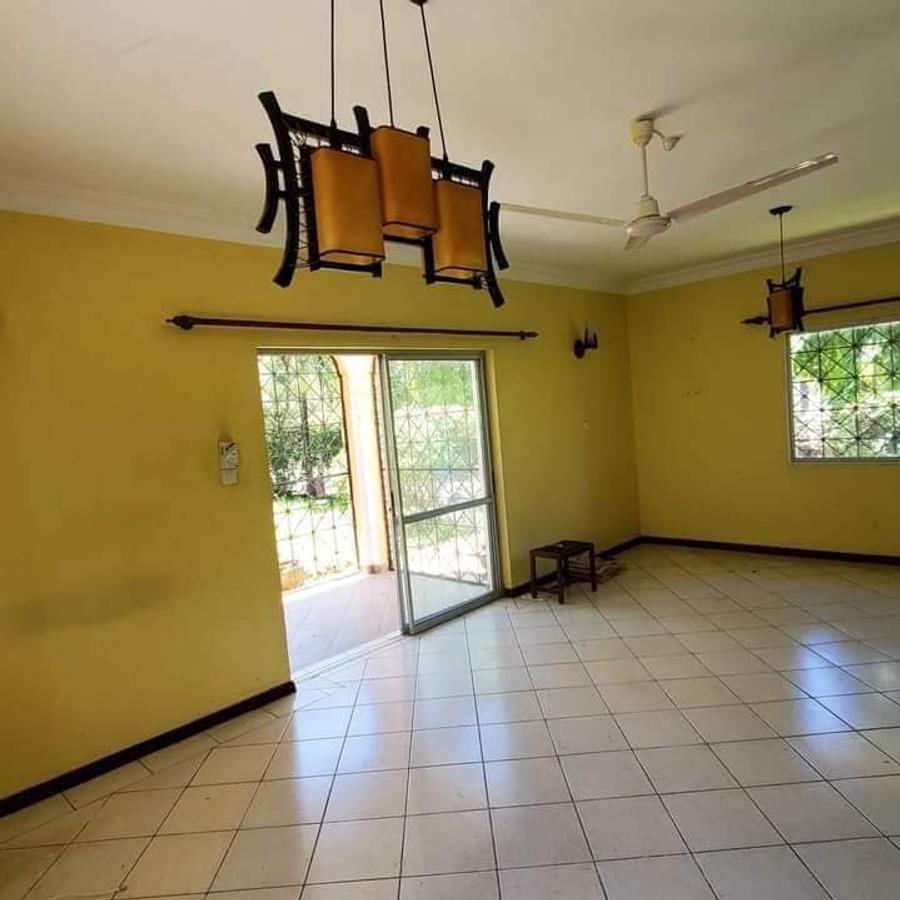 3 Bed Townhouse with En Suite at Nyali - 2