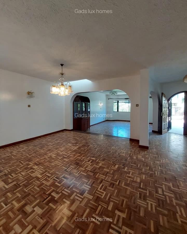 4 Bed Townhouse with En Suite at Westlands - 13