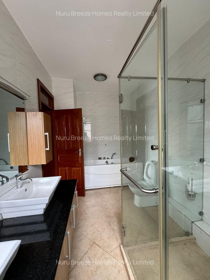 5 Bed Townhouse with En Suite in Lavington - 14