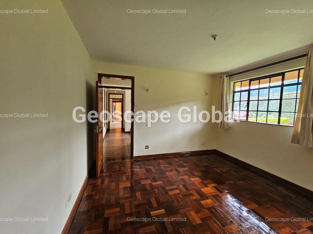 5 Bed House with En Suite in Runda - 3