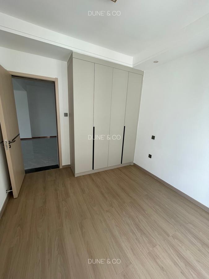 2 Bed Apartment with En Suite in Riverside - 16
