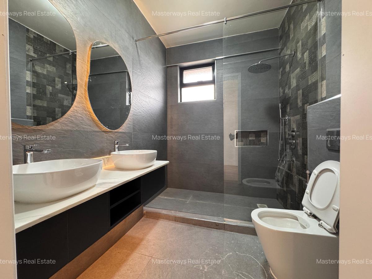 3 Bed Apartment with En Suite in Parklands - 12