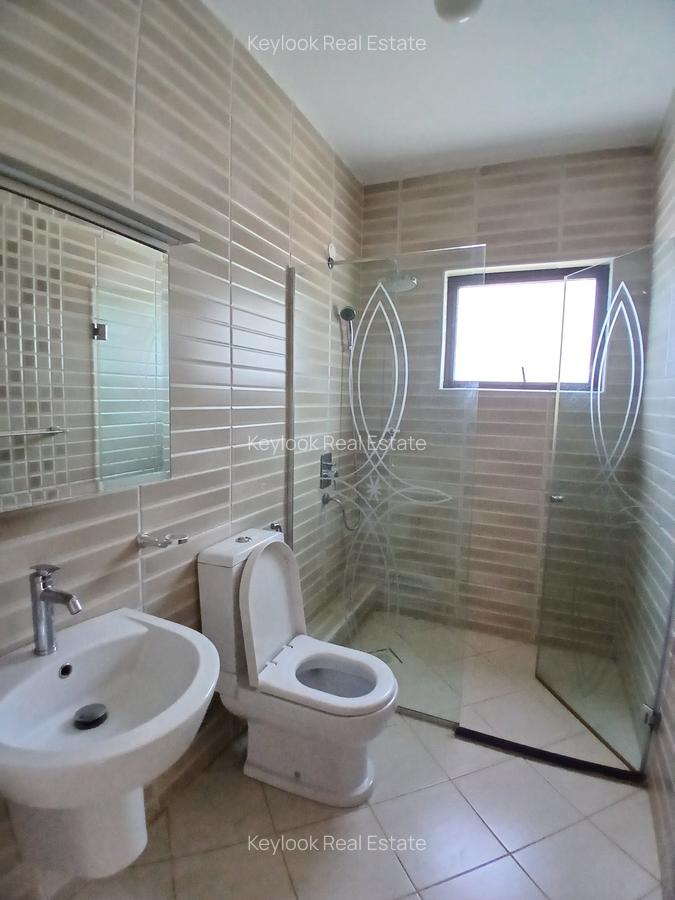 5 Bed Townhouse with En Suite at Gravelia Groove - 15