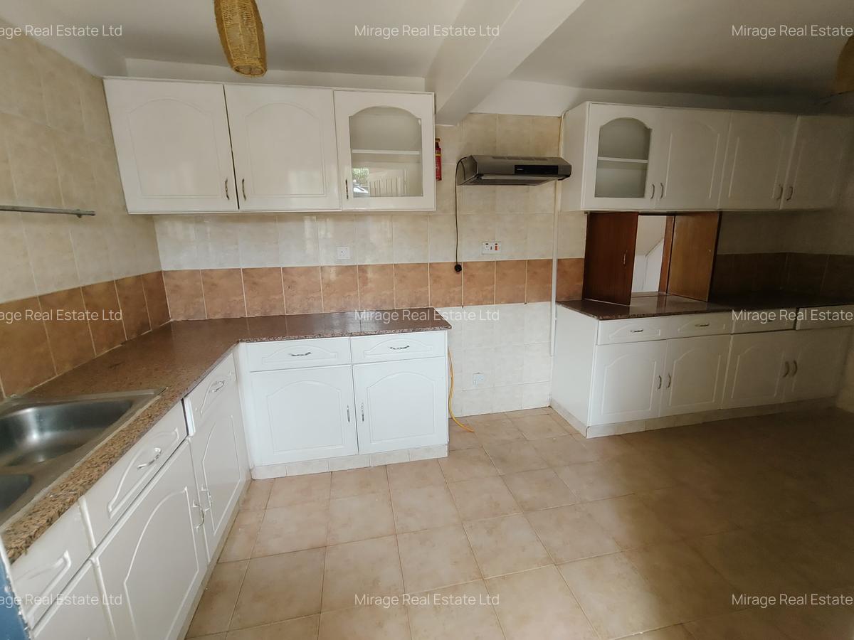 4 Bed Apartment with Swimming Pool in Kilimani - 3