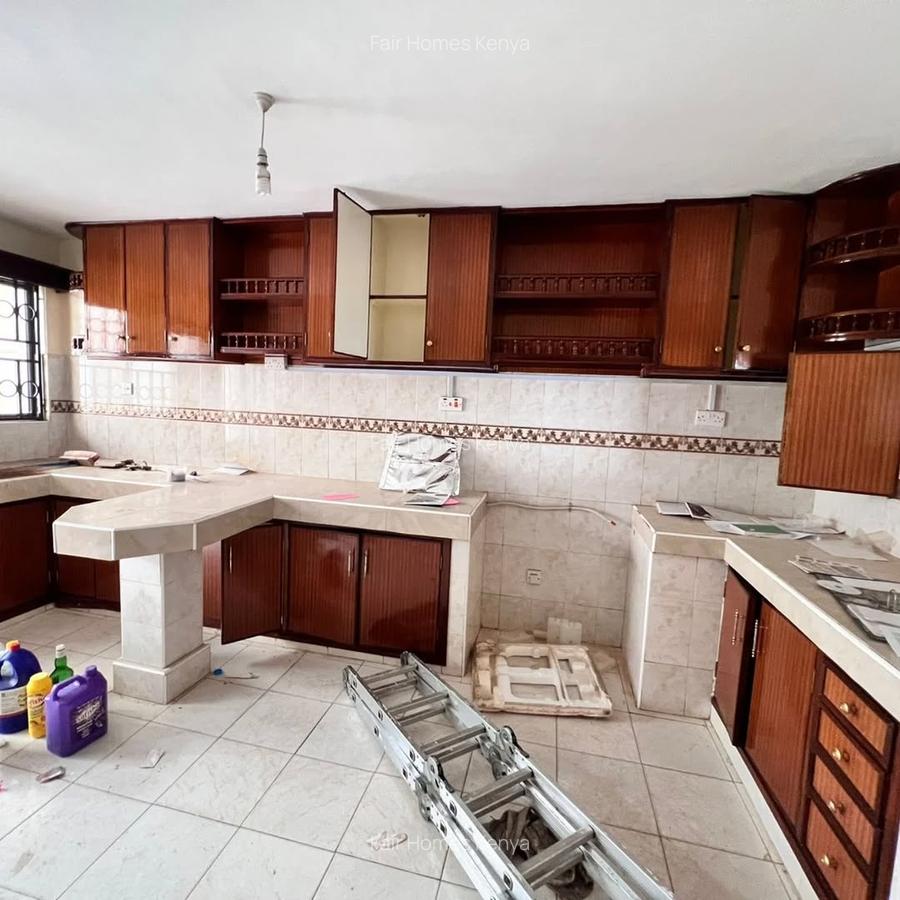 4 Bed Townhouse with En Suite at Convent Drive - 15