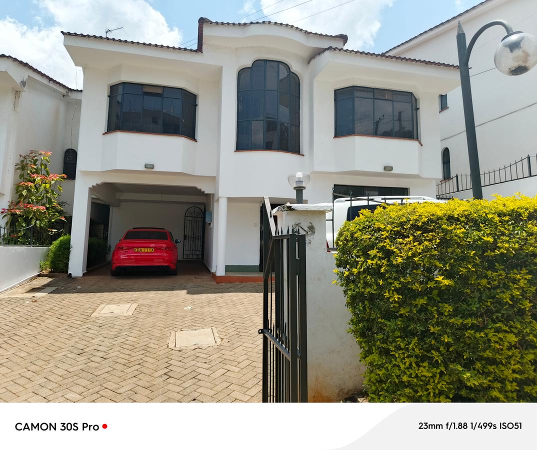 5 Bed House with En Suite at Riverside - 2 5 Bed House with En Suite at Riverside - 2