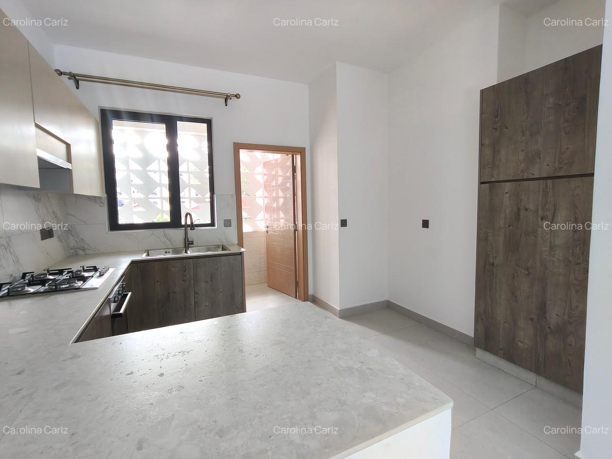 2 Bed Apartment with En Suite at Brookside Drive - 5