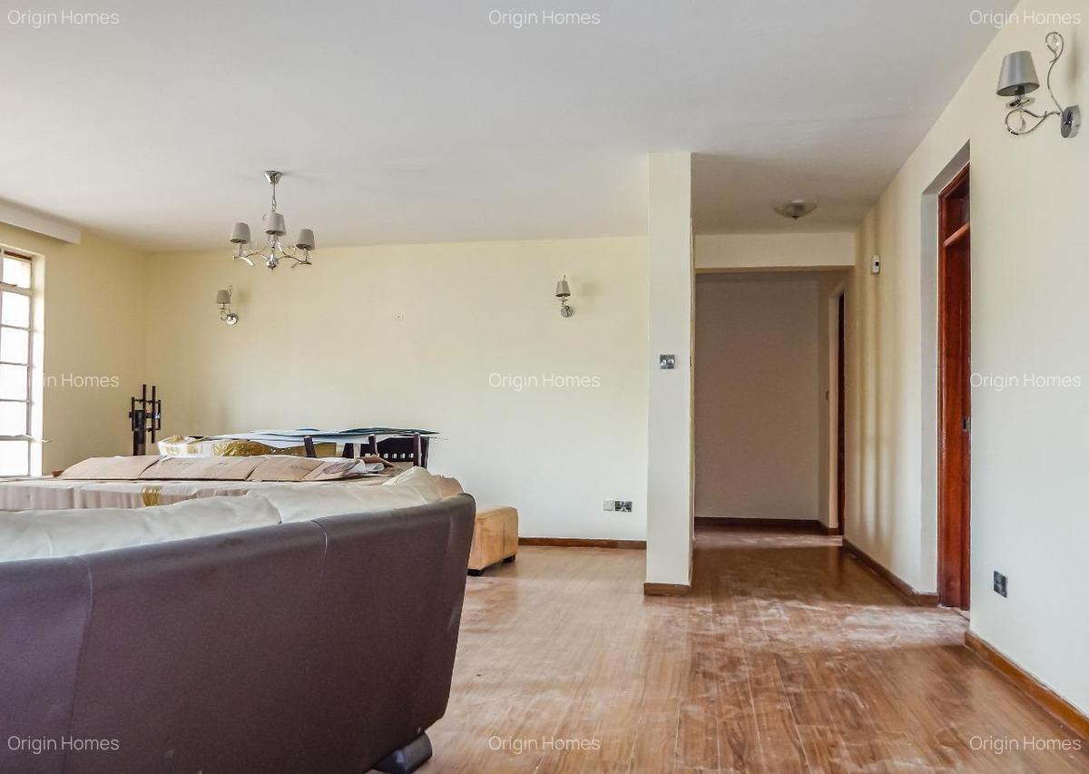 3 Bed Apartment with En Suite at Riverside Drive - 4