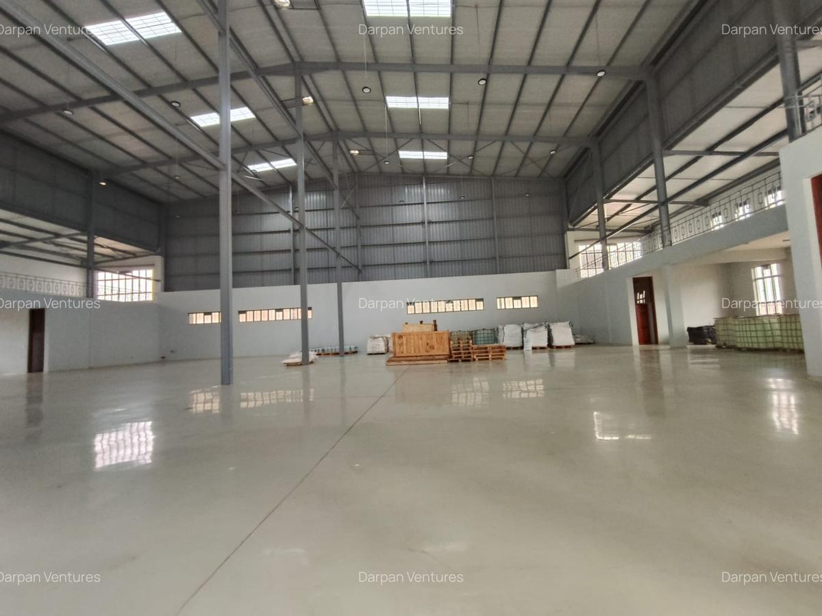 7,500 ft² Warehouse with Service Charge Included in Tatu City - 4