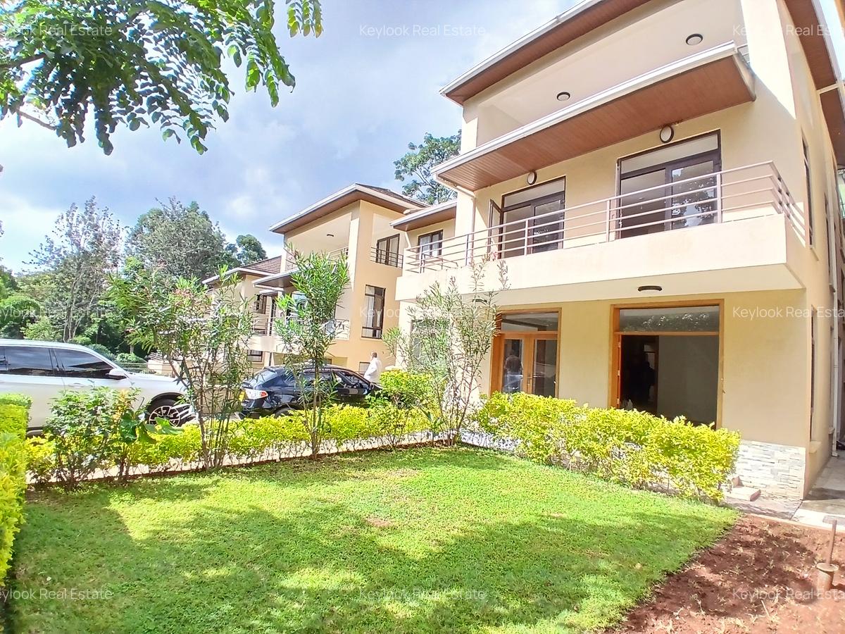 5 Bed Townhouse with En Suite at Lavington - 2