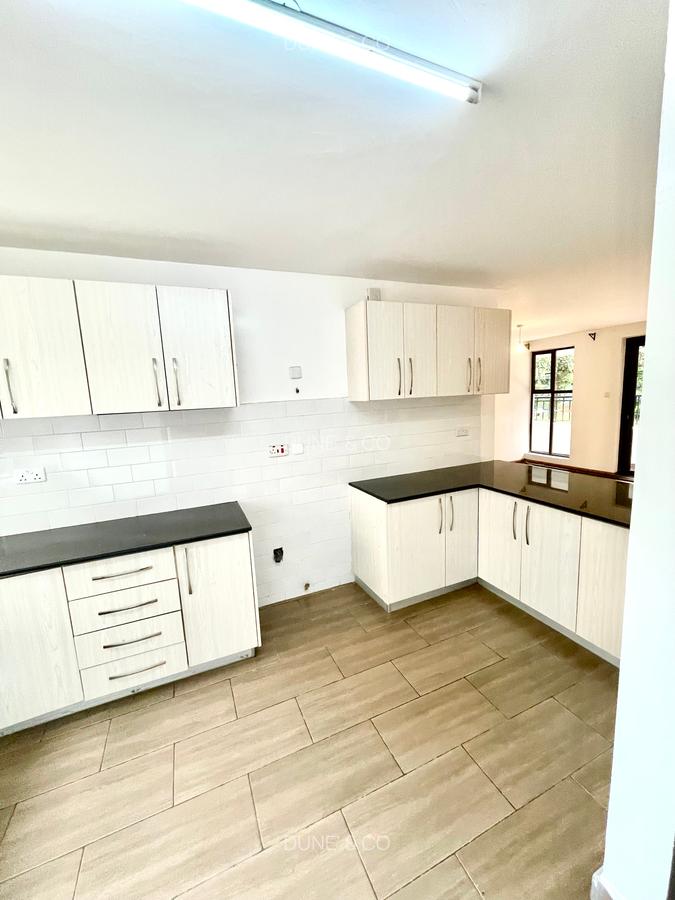 2 Bed Apartment with En Suite in Riverside - 6