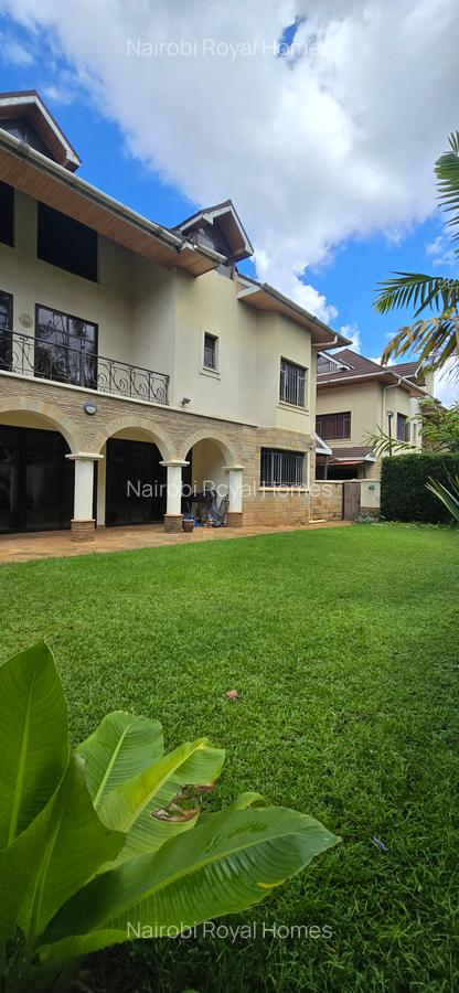 5 Bed Townhouse with En Suite at Lavington Green - 3