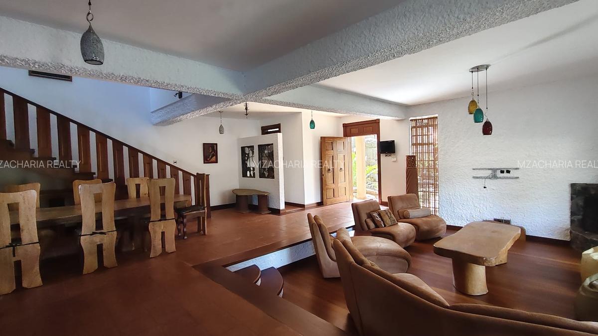 3 Bed House with Garden in Spring Valley - 5