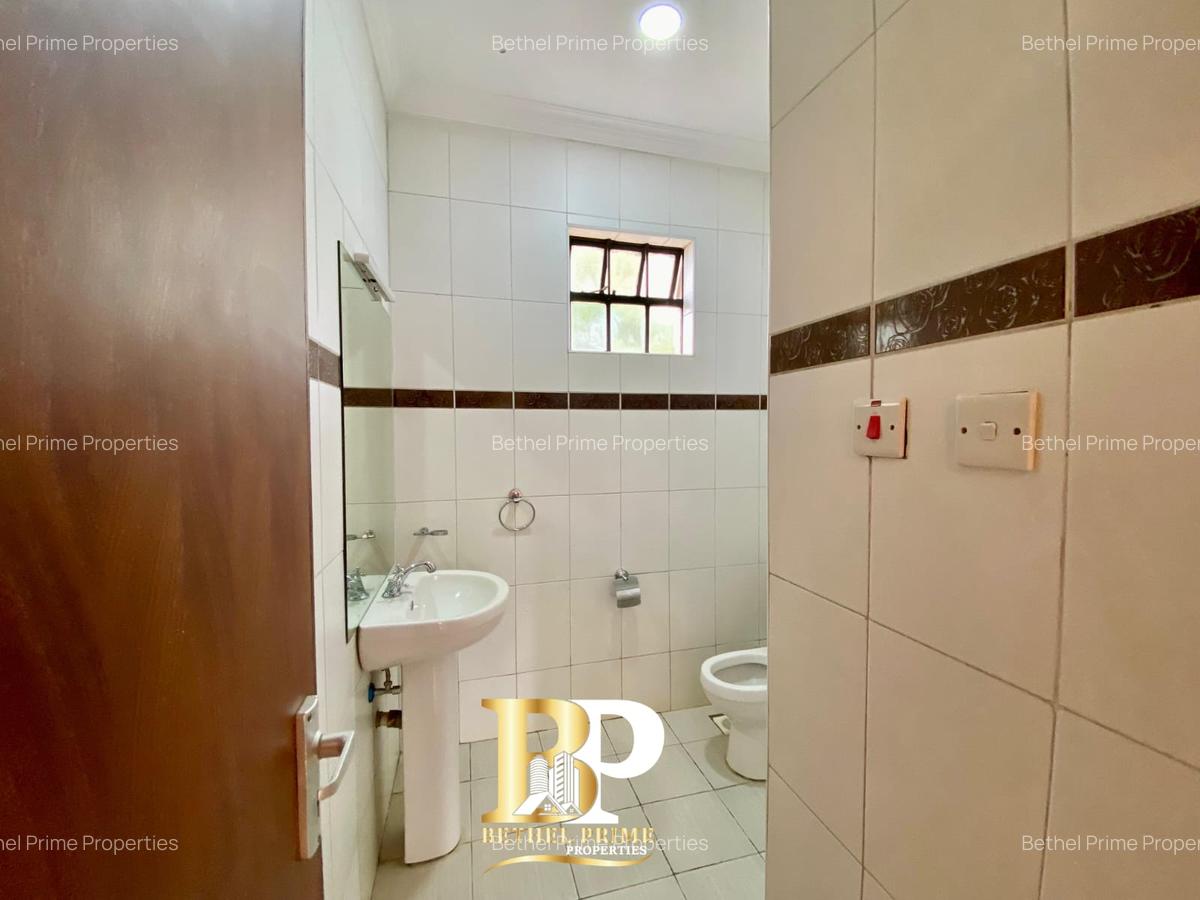 3 Bed Townhouse with En Suite in Lavington - 12