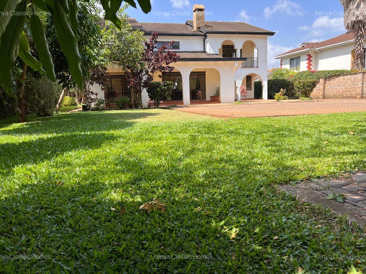 4 Bed House with En Suite at Mountain View - 1