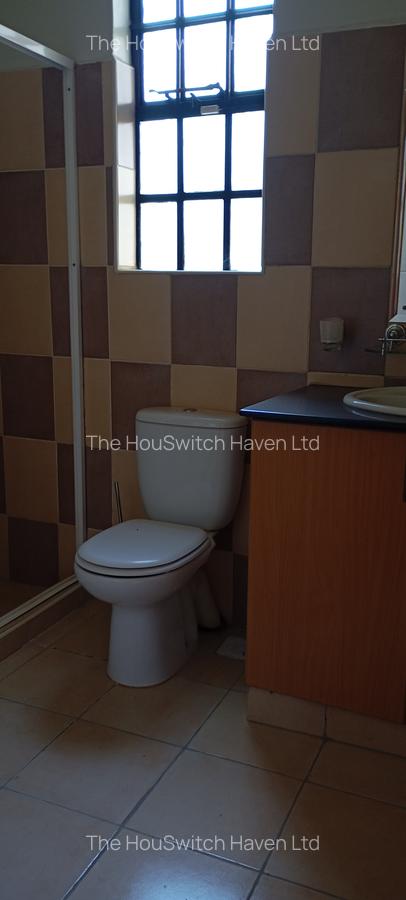 4 Bed House with En Suite at Glory Rd - 11