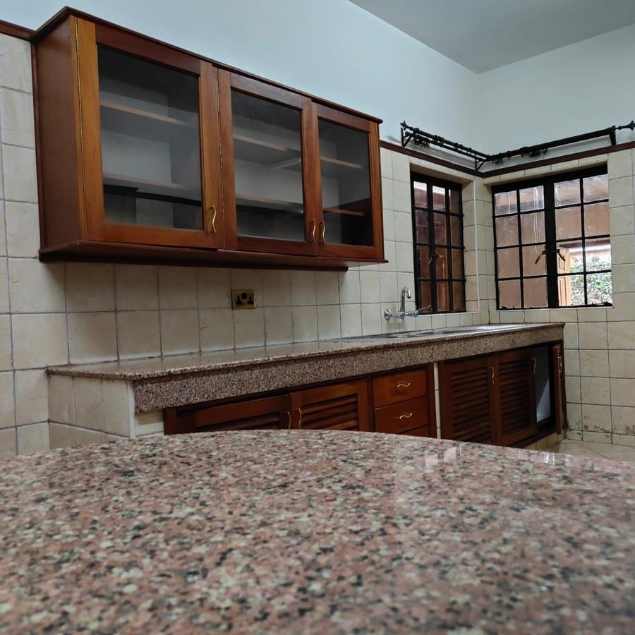 4 Bed Townhouse with En Suite at Riara - 10