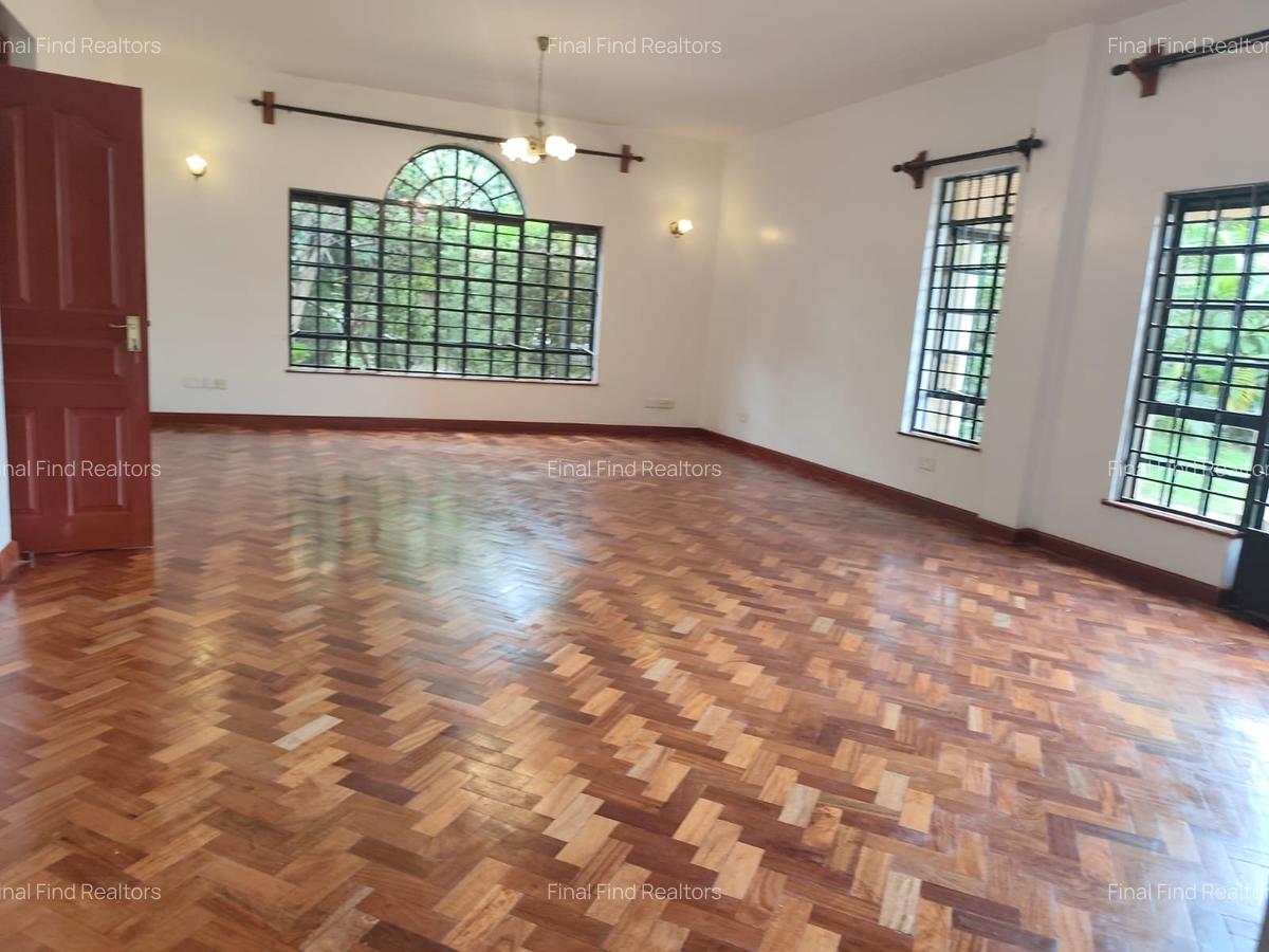 4 Bed Townhouse with En Suite in Kitisuru - 14