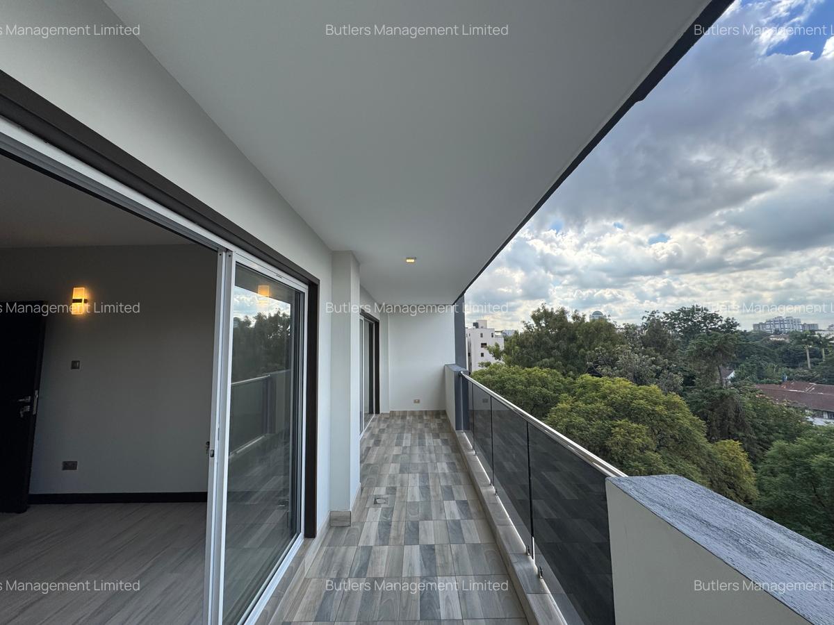 2 Bed Apartment with En Suite in Riverside - 11