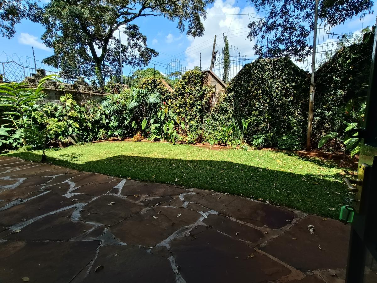 5 Bed Townhouse with En Suite in Spring Valley - 18