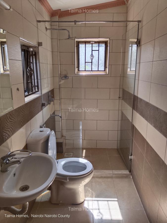 5 Bed Townhouse with En Suite at Westlands - 11