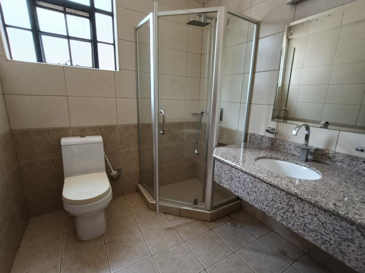 4 Bed Townhouse with En Suite at Lavington - 5