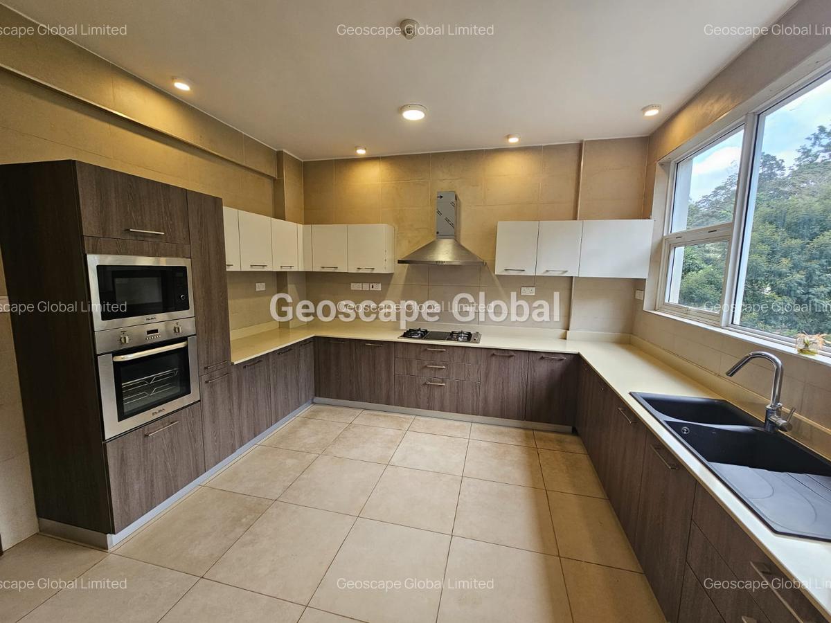 3 Bed Apartment with En Suite in Westlands Area - 11