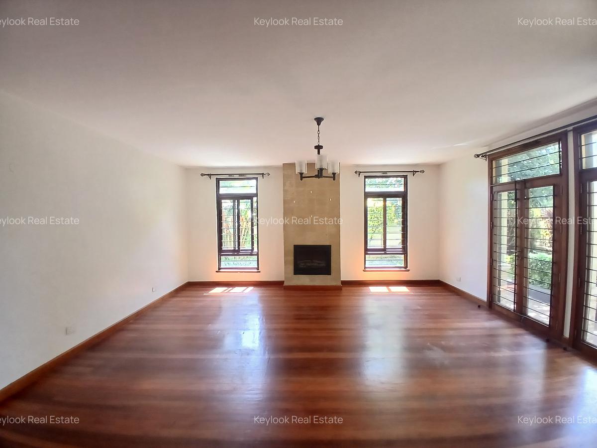 5 Bed Townhouse with En Suite at Lavington Green - 20