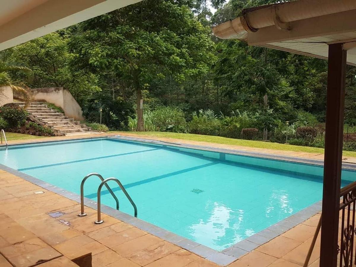 4 Bed House with Swimming Pool at Rosslyn - 15