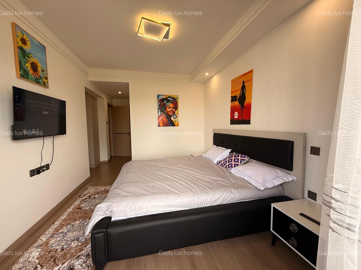 Serviced 3 Bed Apartment with En Suite at Riverside - 4