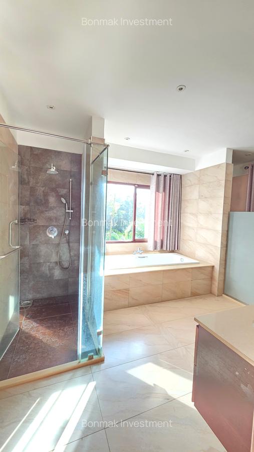 5 Bed Townhouse with En Suite at Lavington Green - 8