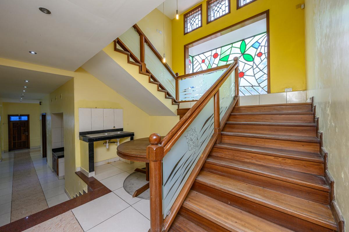 6 Bed House with En Suite at Off Dr Rashid Ali Road - 6
