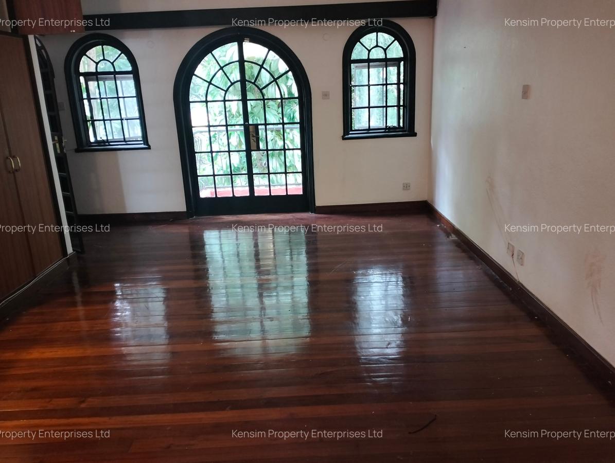 5 Bed Townhouse with En Suite in Riverside - 2